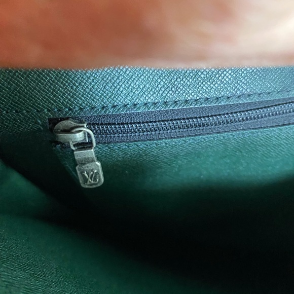 Louis Vuitton Leather Porte -Document/ Business Clutch - Picture 8 of 16